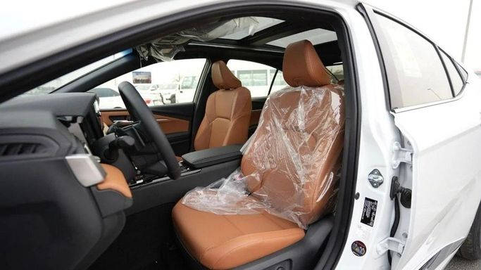 Новый Toyota Camry IX (XV80), 2.5 л, 2025 в Дубае от World Center Motors FZE Белый цвет. GCC | AUTO.AE