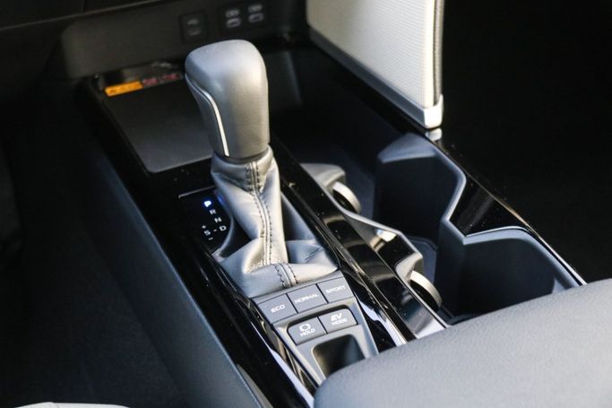 Новый Toyota Camry IX (XV80), 2.5 л, 2025 в Дубае от Atlantic Motors FZCO Белый цвет.  | AUTO.AE