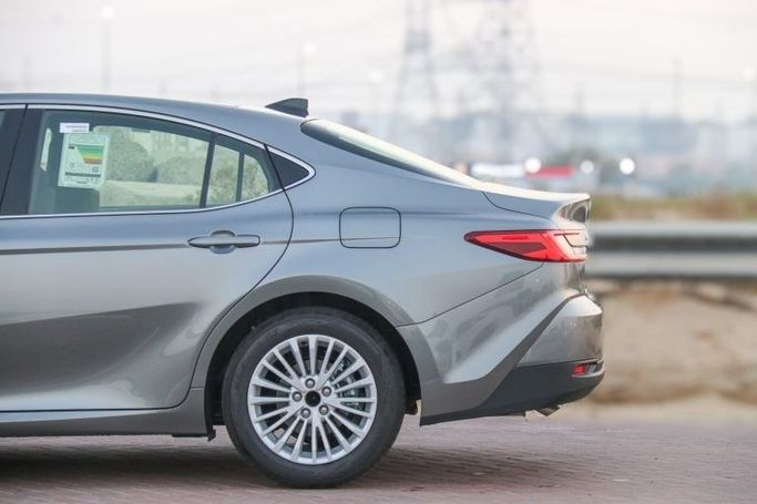 Новый Toyota Camry IX (XV80), 2.5 л, 2025 в Дубае от Atlantic Motors FZCO Серый цвет.  | AUTO.AE