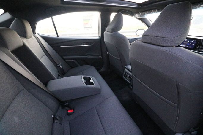 Новый Toyota Camry IX (XV80), 2.5 л, 2025 в Дубае от Atlantic Motors FZCO Серебристый цвет.  | AUTO.AE