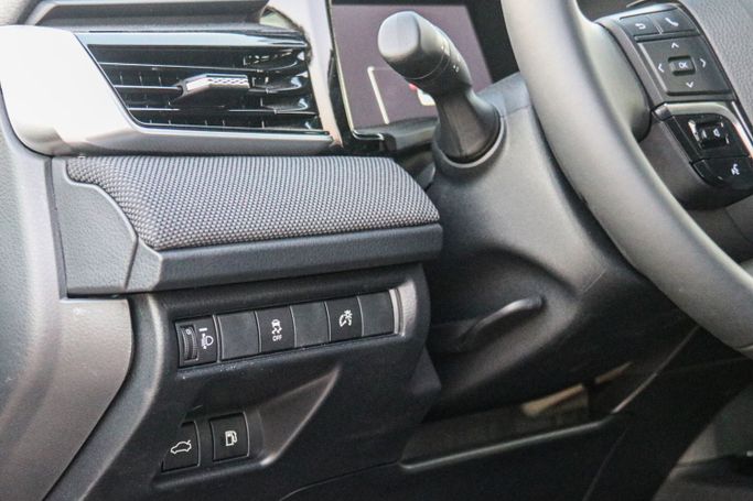 Новый Toyota Camry IX (XV80), 2.5 л, 2025 в Дубае от Atlantic Motors FZCO Серебристый цвет.  | AUTO.AE