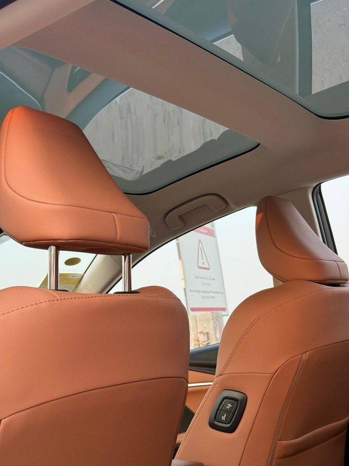 New Toyota Camry IX (XV80) China Market, 2.0 l, 2025 in Dubai by Gold Auto, White color. Other | AUTO.AE