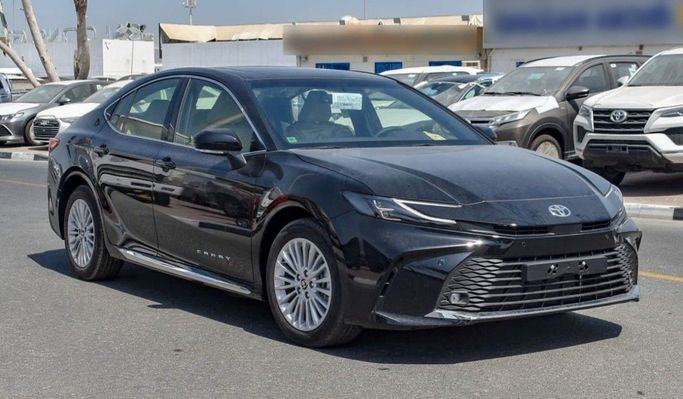 جديدة Toyota Camry عملية فيس ليفت VIII (XV70), 2.5 l, 2025 في في دبي من Atlantis Motors FZE، اللون أسود. مواصفات الخليج | AUTO.AE