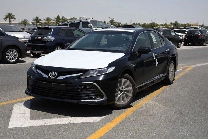 جديدة Toyota Camry عملية شد الوجه VIII (XV70), 2.5 l, 2023 في في دبي من TARGET MOTORS FZE، اللون أسود. مواصفات الخليج | AUTO.AE