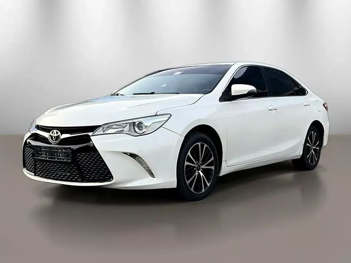 مستعملة Toyota Camry عملية فيس ليفت VII (XV50), 2.5 l, 2017 في في دبي من BILGATTI AUTO، اللون أبيض. مواصفات الخليج | AUTO.AE
