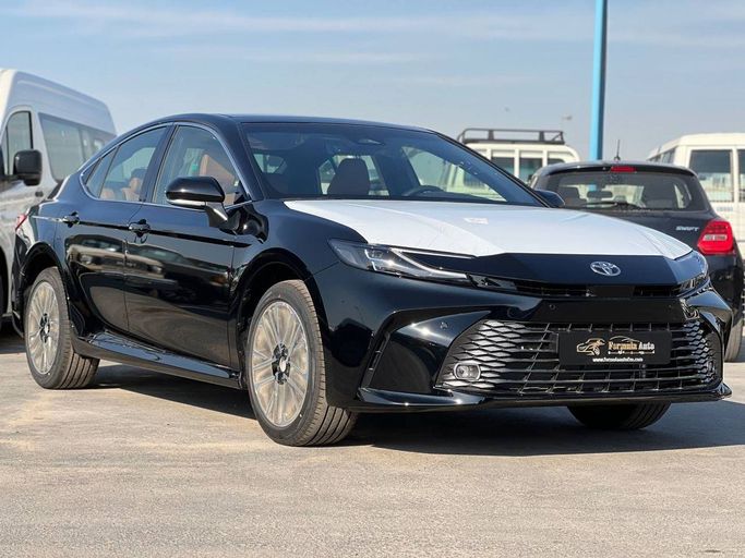 جديدة Toyota Camry التاسع (XV80), 2.5 l, 2025 في في دبي من FORMULA AUTO، اللون أسود.  | AUTO.AE