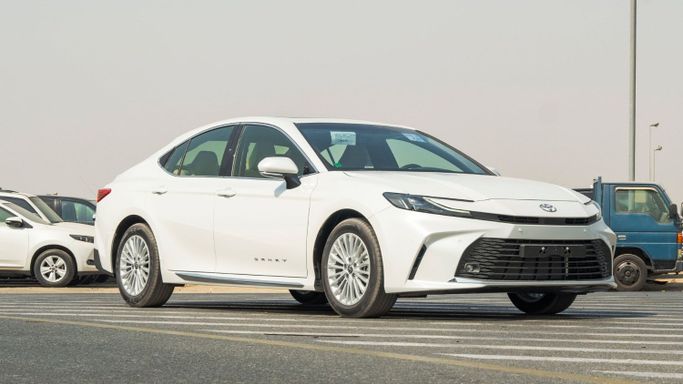 جديدة Toyota Camry التاسع (XV80), 2.5 l, 2026 في في دبي من CGM Auto، اللون أبيض.  | AUTO.AE | إعلان #251938