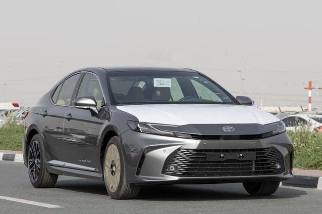 Новый Toyota Camry IX (XV80), 2.5 л, 2026 в Дубае от Laith Alobaidi Motors Серый цвет. GCC | AUTO.AE | Объявление #254611