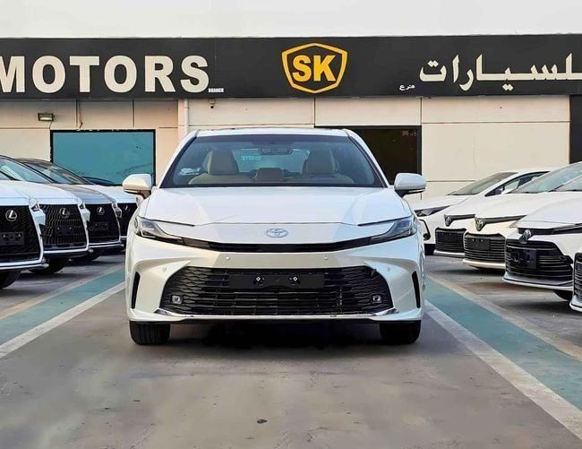 Новый Toyota Camry IX (XV80), 2.5 л, 2026 в Дубае от SK Motors Белый цвет.  | AUTO.AE | Объявление #257344