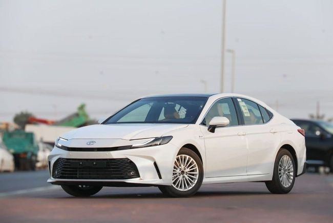 جديدة Toyota Camry التاسع (XV80), 2.5 l, 2025 في في دبي من Atlantic Motors FZCO، اللون أبيض. مواصفات الخليج | AUTO.AE | إعلان #263121