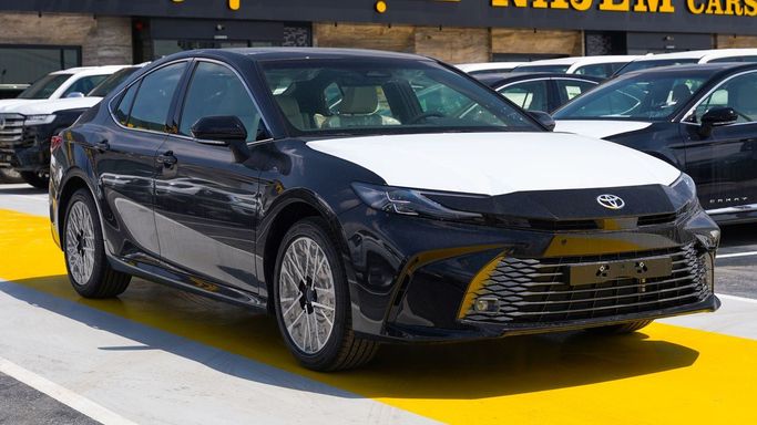 جديدة Toyota Camry التاسع (XV80), 2.5 l, 2026 في في دبي من Najem Motors، اللون أسود. مواصفات الخليج | AUTO.AE | إعلان #265648