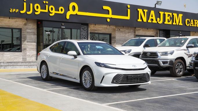 جديدة Toyota Camry التاسع (XV80), 2.5 l, 2026 في في دبي من Najem Motors، اللون أبيض. مواصفات الخليج | AUTO.AE | إعلان #265668