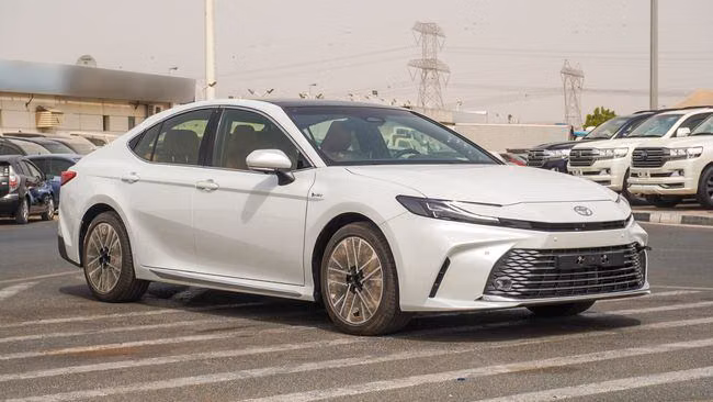 Новый Toyota Camry IX (XV80), 2.5 л, 2025 в Дубае от GT MOTORS Белый цвет. GCC | AUTO.AE | Объявление #272569