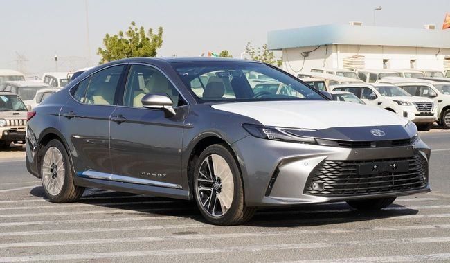 جديدة Toyota Camry التاسع (XV80), 2.5 l, 2025 في في الإمارات, دبي من GT MOTORS، اللون رمادي. مواصفات الخليج | AUTO.AE | إعلان #274663