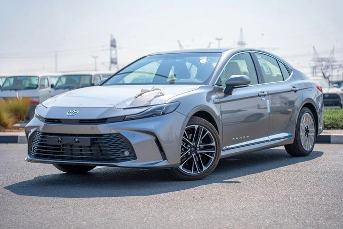 جديدة Toyota Camry التاسع (XV80), 2.5 l, 2026 في في الإمارات, دبي من Hussein Ghulam Motors FZCO، اللون فضي. مواصفات الخليج | AUTO.AE | إعلان #278371