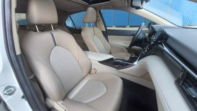 Подержанный Toyota Camry VIII (XV70) Рестайлинг, 2.5 л, 2023 в ОАЭ, Дубай Белый цвет. GCC | AUTO.AE | Объявление #295418 — фото 12 из 12