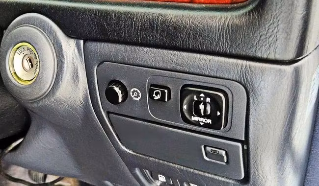 Подержанный Toyota Century I (G40), 4.0 л, 1991 в Дубае от Gulf Motors Белый цвет. Японская | AUTO.AE