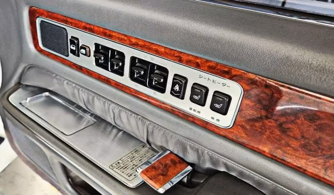 Подержанный Toyota Century I (G40), 4.0 л, 1991 в Дубае от Gulf Motors Белый цвет. Японская | AUTO.AE