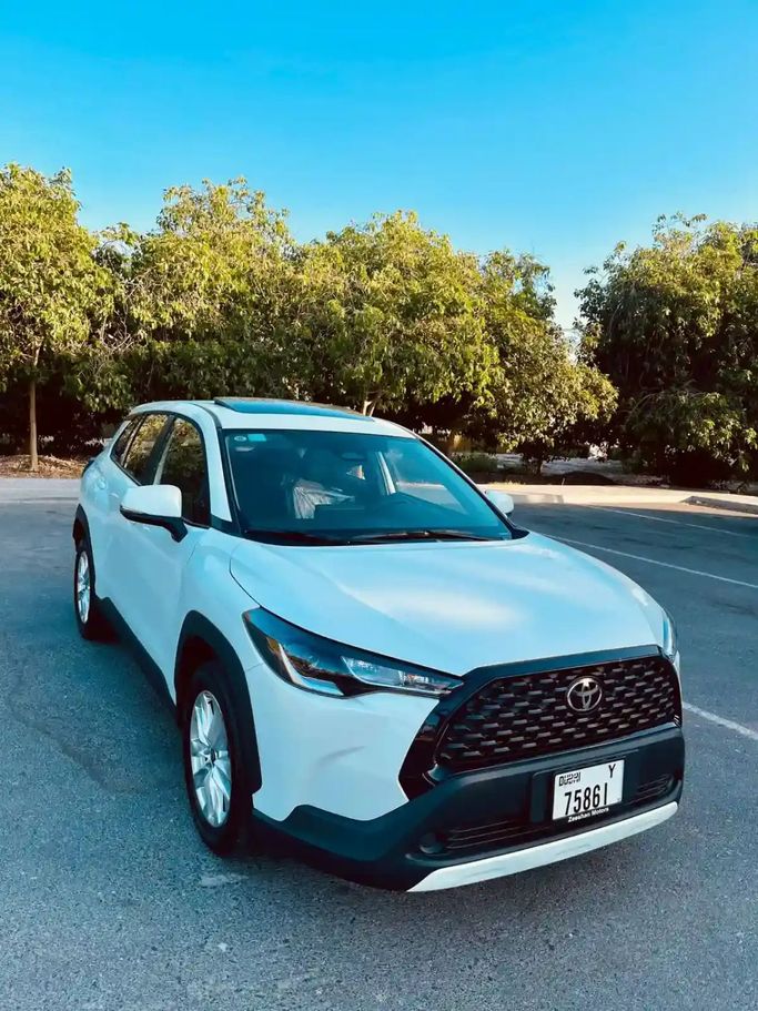 Toyota Corolla Cross I, 2024  دفع رباعي 5 أبواب للتأجير في في دبي من GOLDEN GEARS RENT CAR LLC، اللون أبيض | AUTO.AE | إعلان #1724