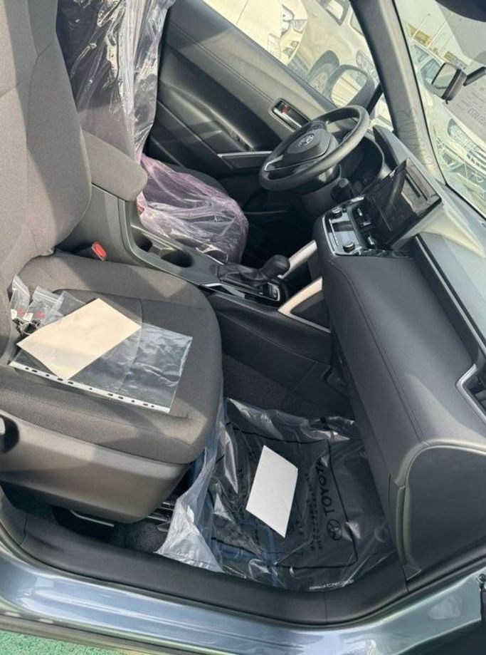 Новый Toyota Corolla Cross I, 1.8 л, 2024 в Дубае от Mohamed Hakim Motors Синий цвет. GCC | AUTO.AE