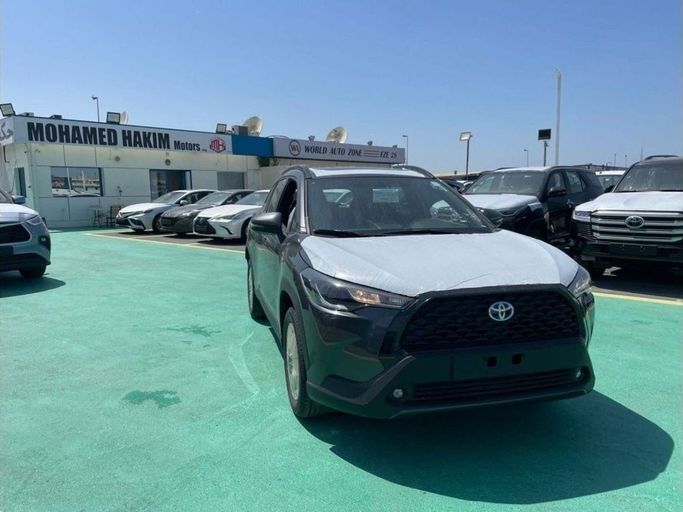 New Toyota Corolla Cross I, 1.8 l, 2023 in Dubai by Mohamed Hakim Motors, Silver color. GCC Specs | AUTO.AE