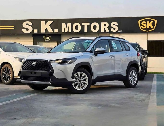Новый Toyota Corolla Cross I, 1.8 л, 2024 в Дубае от SK Motors Серебристый цвет. GCC | AUTO.AE