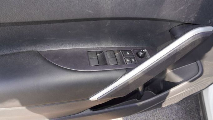 Новый Toyota Corolla Cross I, 2.0 л, 2024 в Дубае от Najem Motors Белый цвет. Китайская | AUTO.AE