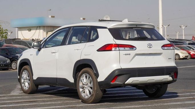 Новый Toyota Corolla Cross I, 2.0 л, 2024 в Дубае от Najem Motors Белый цвет. Китайская | AUTO.AE