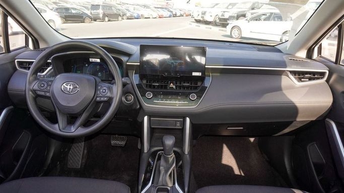 Новый Toyota Corolla Cross I, 2.0 л, 2024 в Дубае от Najem Motors Белый цвет. Китайская | AUTO.AE