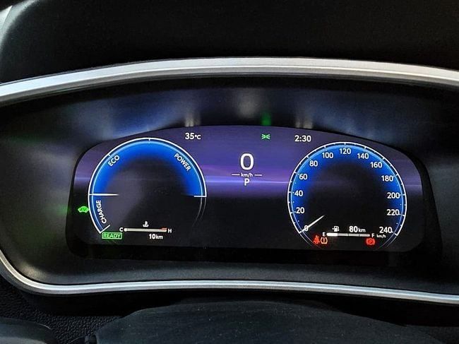 New Toyota Corolla Cross I, 1.8 l, 2025 in Dubai by Soltan Auto, White color. GCC Specs | AUTO.AE