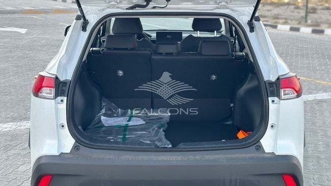 Новый Toyota Corolla Cross I, 2.0 л, 2025 в Дубае от Falcons GT Motors FZCO Белый цвет. Китайская | AUTO.AE