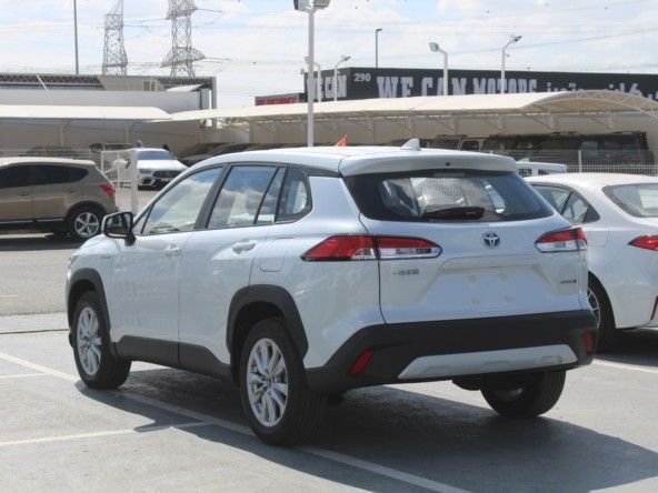 Новый Toyota Corolla Cross I, 2.0 л, 2023 в Дубае от Titanum Cars Белый цвет. Other | AUTO.AE