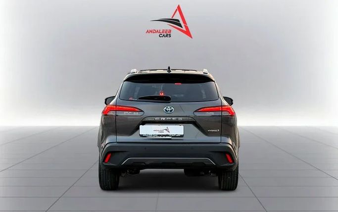 Подержанный Toyota Corolla Cross I, 1.8 л, 2023 в Дубае от Andaleeb Cars Черный цвет. GCC | AUTO.AE