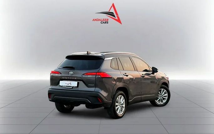 Подержанный Toyota Corolla Cross I, 1.8 л, 2023 в Дубае от Andaleeb Cars Черный цвет. GCC | AUTO.AE