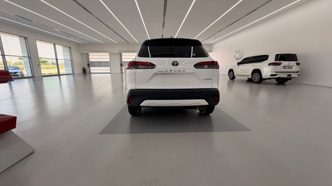 Used Toyota Corolla Cross I, 1.8 l, 2024 in Dubai, White color. GCC Specs | AUTO.AE