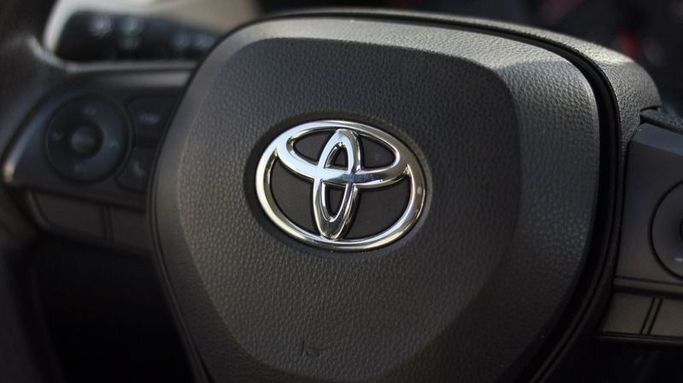 Подержанный Toyota Corolla Cross I, 2.0 л, 2023 в Дубае от Cariva Used Cars  Белый цвет. GCC | AUTO.AE