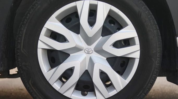 Подержанный Toyota Corolla Cross I, 1.8 л, 2022 в Дубае от Cariva Used Cars  Белый цвет. GCC | AUTO.AE