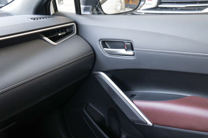 Новый Toyota Corolla Cross I, 1.8 л, 2025 в Дубае от Atlantic Motors FZCO Серый цвет.  | AUTO.AE