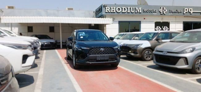 جديدة Toyota Corolla Cross I, 2.0 l, 2025 في في دبي من Rhodium Motors FZE، اللون أسود. المواصفات الصينية | AUTO.AE
