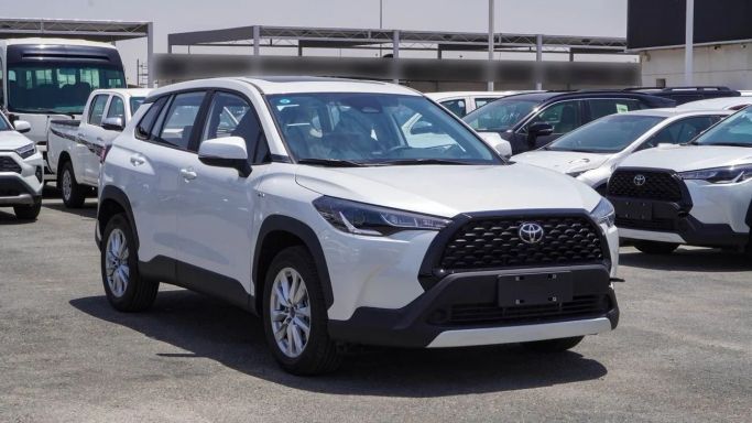 Новый Toyota Corolla Cross I, 2.0 л, 2025 в Дубае от Gulzar Motors FZE Белый цвет. GCC | AUTO.AE