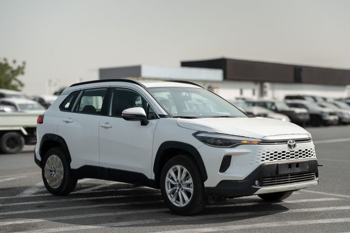 جديدة Toyota Corolla Cross أنا فيس ليفت, 1.8 l, 2025 في في دبي من Alkady Cars، اللون أبيض. مواصفات الخليج | AUTO.AE