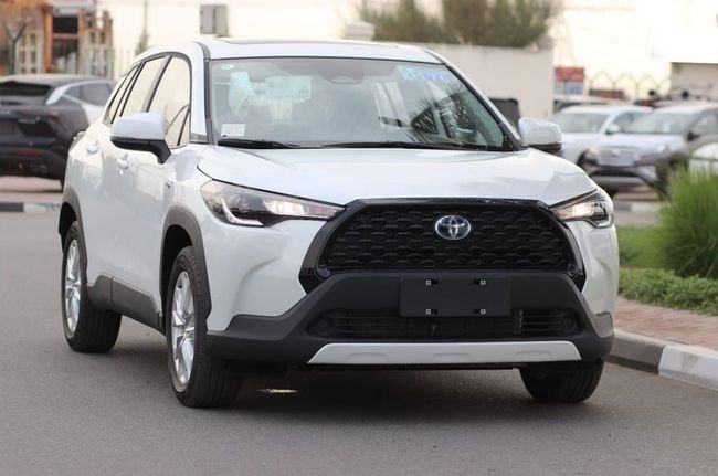 جديدة Toyota Corolla Cross I, 2.0 l, 2025 في في دبي من AL SHERAA AL MALAKI، اللون أبيض. المواصفات الصينية | AUTO.AE