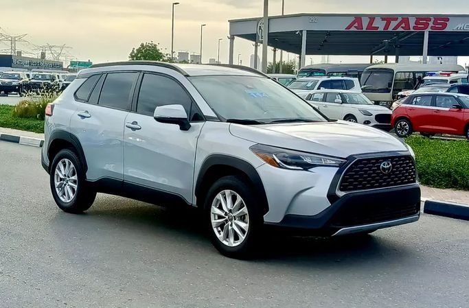Used Toyota Corolla Cross I, 2.0 l, 2022 in Dubai by Lucky Star Motors, Silver color. American Specs | AUTO.AE | Listing #262316