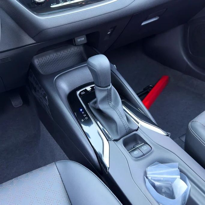 Новый Toyota Corolla Sporty XII (E210), 1.8 л, 2025 в Дубае от Sola Motors Белый цвет. Китайская | AUTO.AE