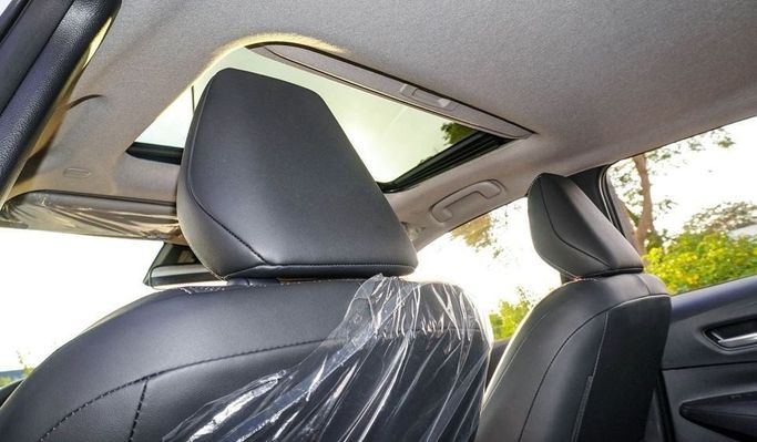 Новый Toyota Corolla Sporty XII (E210) Рестайлинг, 1.8 л, 2024 в Дубае от Najem Motors Белый цвет. Китайская | AUTO.AE