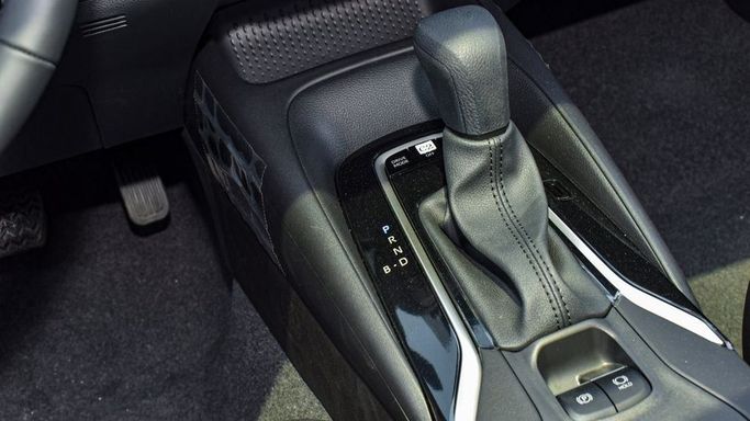 Новый Toyota Corolla Sporty XII (E210) Рестайлинг, 1.8 л, 2024 в Дубае от Najem Motors Белый цвет. Китайская | AUTO.AE