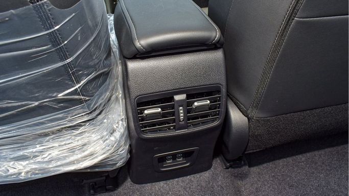 Новый Toyota Corolla Sporty XII (E210) Рестайлинг, 1.8 л, 2024 в Дубае от Najem Motors Белый цвет. Китайская | AUTO.AE