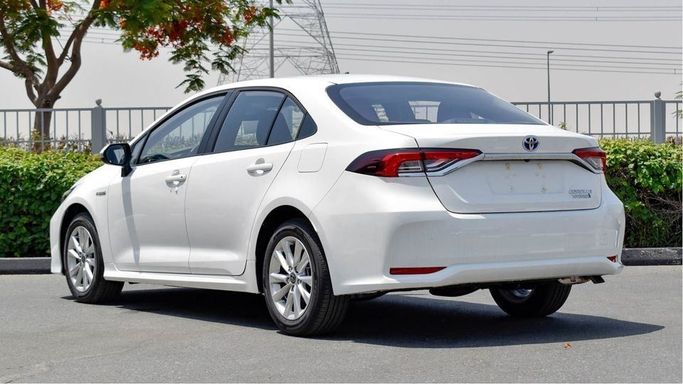 Новый Toyota Corolla Sporty XII (E210) Рестайлинг, 1.8 л, 2024 в Дубае от Najem Motors Белый цвет. Other | AUTO.AE