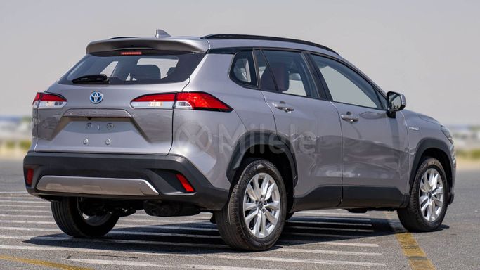 Новый Toyota Corolla XII (E210) Рестайлинг, 2.0 л, 2024 в Дубае от Milele Серебристый цвет. Other | AUTO.AE