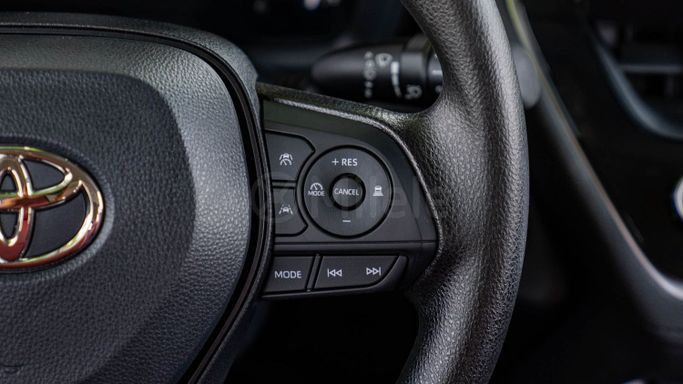 Новый Toyota Corolla XII (E210) Рестайлинг, 2.0 л, 2024 в Дубае от Milele Серебристый цвет. Other | AUTO.AE